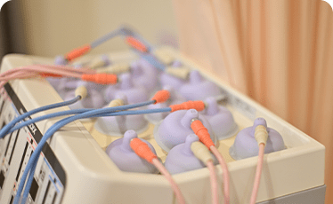 手技だけでは届きにくい筋肉や神経の深部にアプローチし、痛みの早期改善・炎症の抑制・回復力の促進をサポートします。